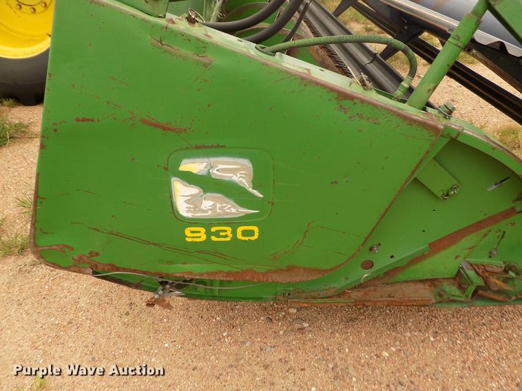 image for item ER9106 1985 John Deere 8820 Titan II combine