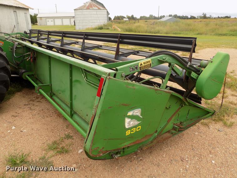 image for item ER9106 1985 John Deere 8820 Titan II combine