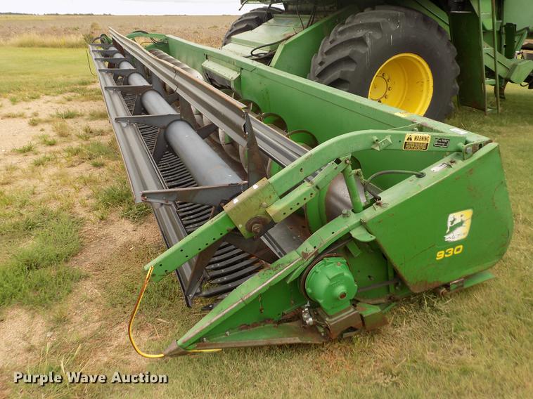 image for item ER9106 1985 John Deere 8820 Titan II combine