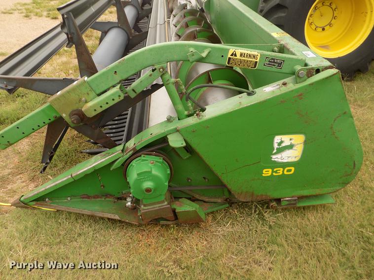 image for item ER9106 1985 John Deere 8820 Titan II combine
