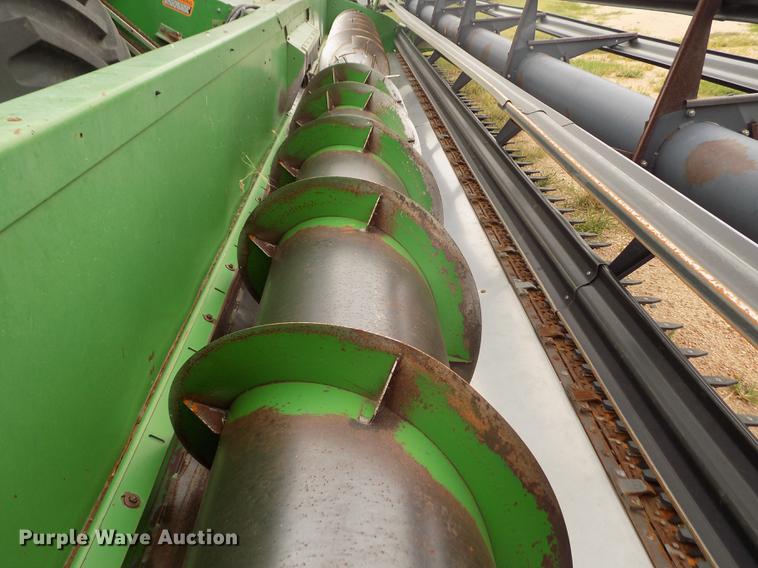 image for item ER9106 1985 John Deere 8820 Titan II combine