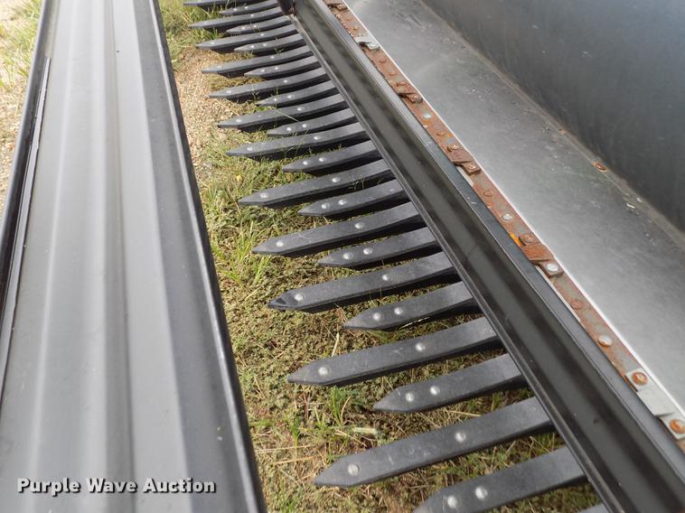 image for item ER9106 1985 John Deere 8820 Titan II combine