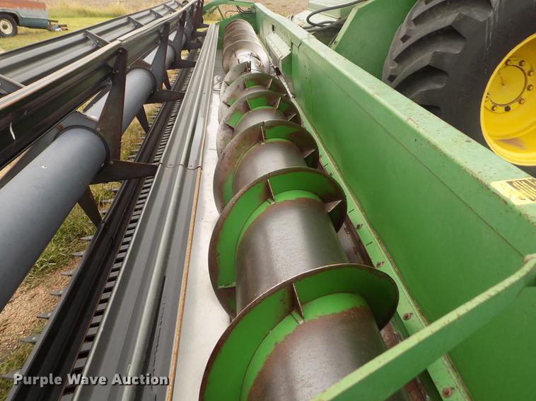 image for item ER9106 1985 John Deere 8820 Titan II combine