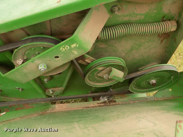 image for item ER9106 1985 John Deere 8820 Titan II combine