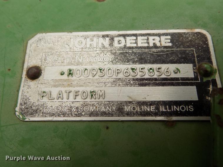 image for item ER9106 1985 John Deere 8820 Titan II combine