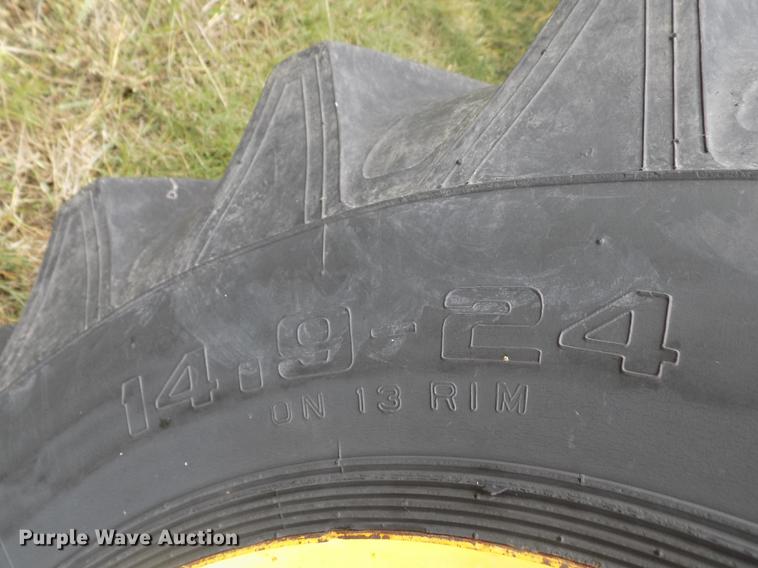 image for item ER9106 1985 John Deere 8820 Titan II combine