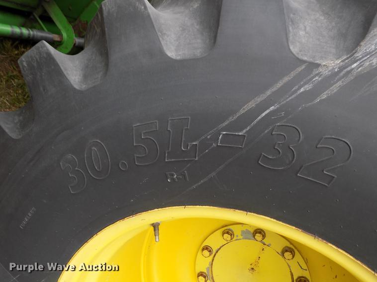 image for item ER9106 1985 John Deere 8820 Titan II combine