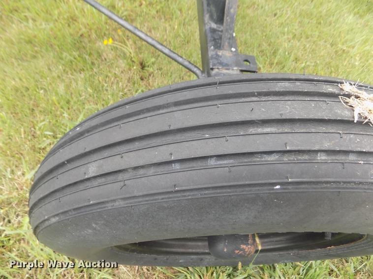 image for item ER9106 1985 John Deere 8820 Titan II combine