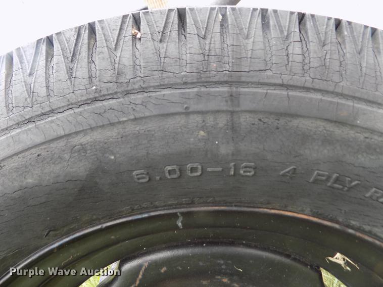 image for item ER9106 1985 John Deere 8820 Titan II combine