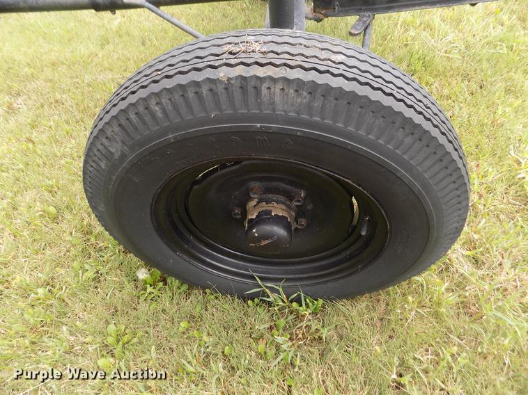 image for item ER9106 1985 John Deere 8820 Titan II combine