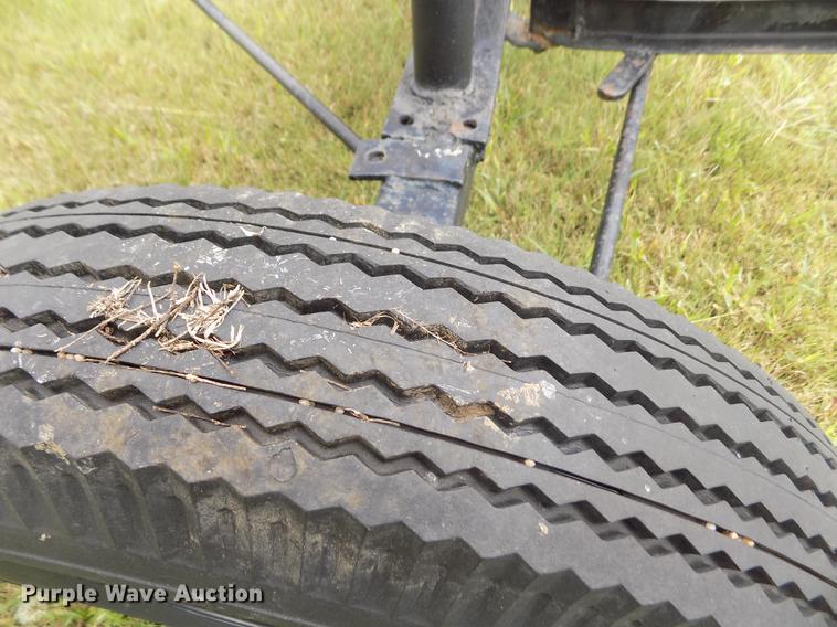 image for item ER9106 1985 John Deere 8820 Titan II combine