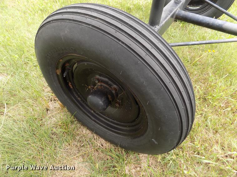 image for item ER9106 1985 John Deere 8820 Titan II combine