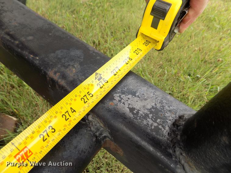 image for item ER9106 1985 John Deere 8820 Titan II combine