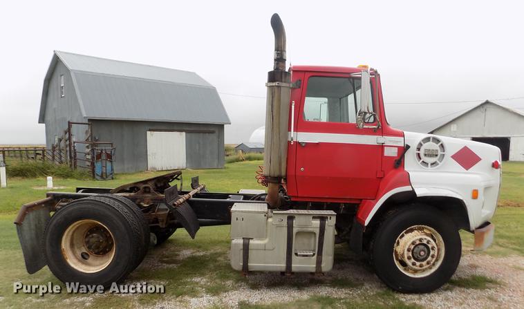 image for item ER9108 1989 Ford L9000 semi truck
