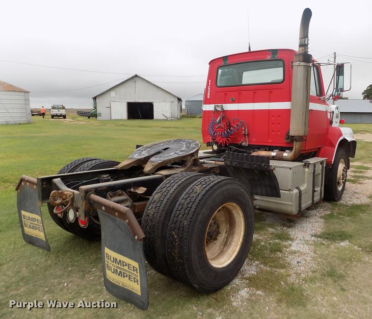 image for item ER9108 1989 Ford L9000 semi truck