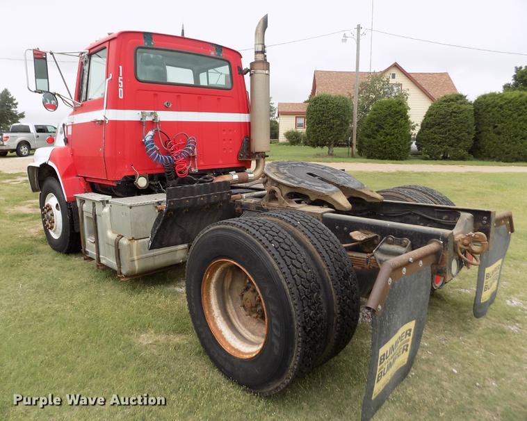 image for item ER9108 1989 Ford L9000 semi truck