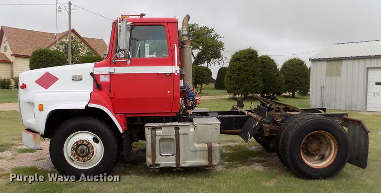 image for item ER9108 1989 Ford L9000 semi truck