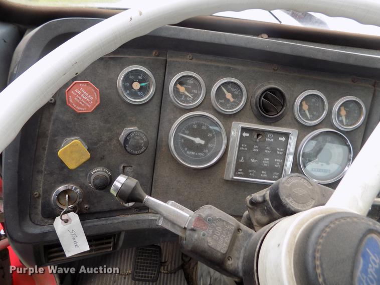 image for item ER9108 1989 Ford L9000 semi truck