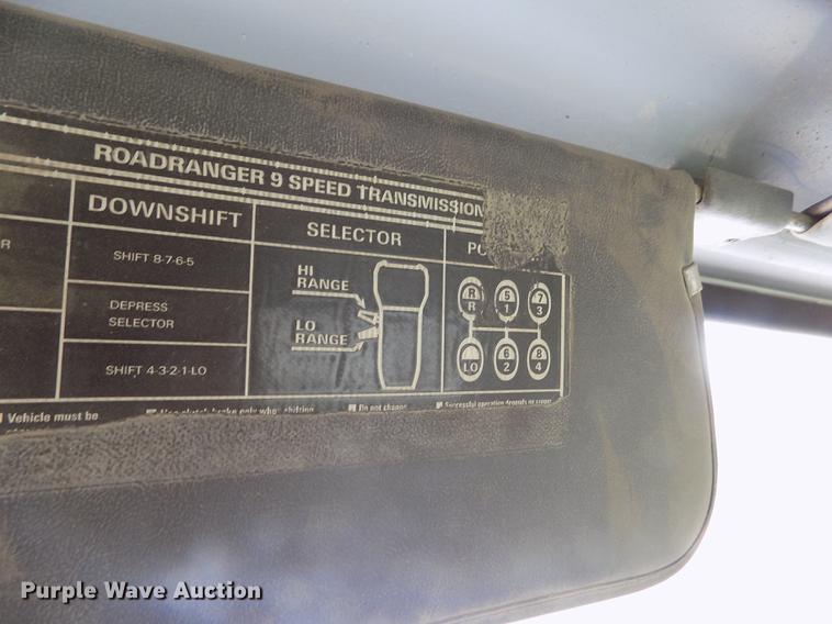 image for item ER9108 1989 Ford L9000 semi truck