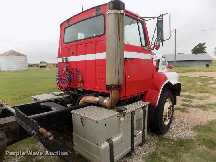 image for item ER9108 1989 Ford L9000 semi truck