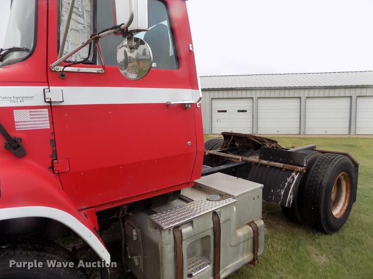 image for item ER9108 1989 Ford L9000 semi truck