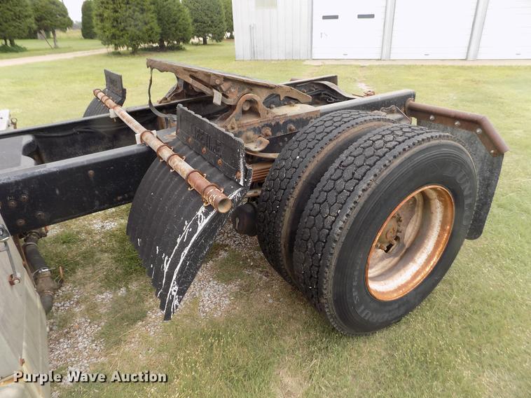 image for item ER9108 1989 Ford L9000 semi truck