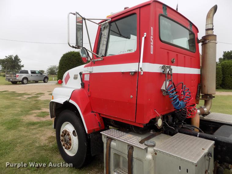 image for item ER9108 1989 Ford L9000 semi truck