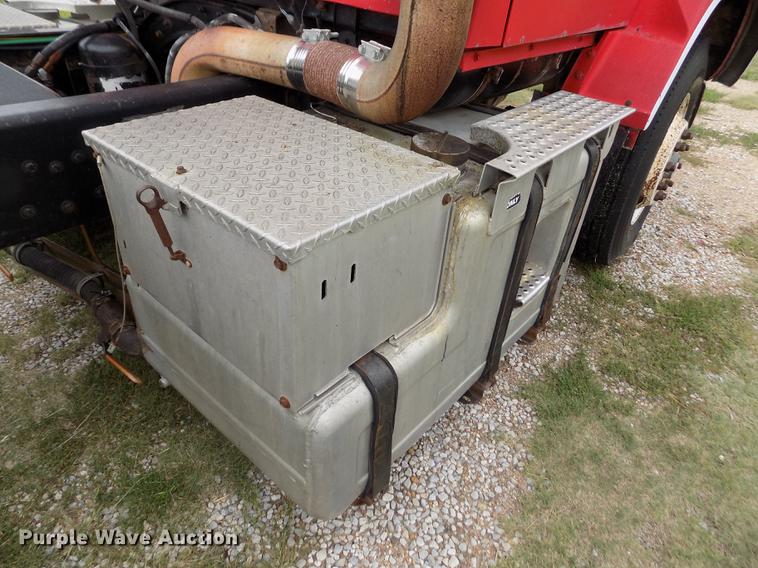 image for item ER9108 1989 Ford L9000 semi truck