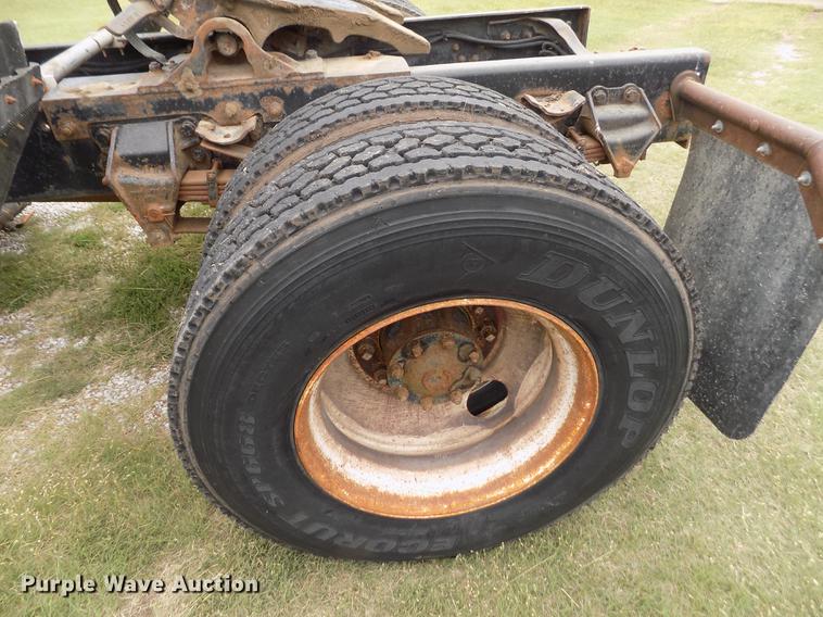 image for item ER9108 1989 Ford L9000 semi truck