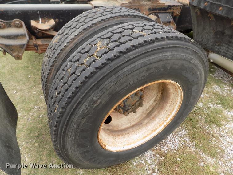 image for item ER9108 1989 Ford L9000 semi truck