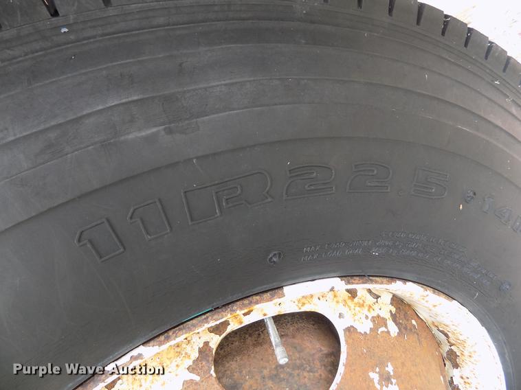 image for item ER9108 1989 Ford L9000 semi truck