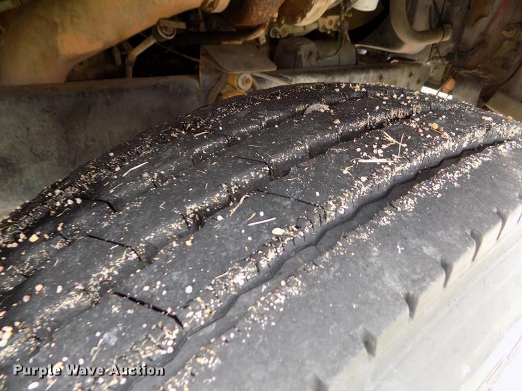 image for item ER9108 1989 Ford L9000 semi truck