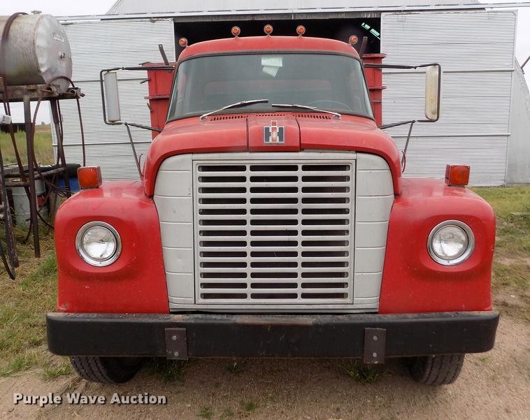 image for item ER9109 1968 International Loadstar 1700 grain truck