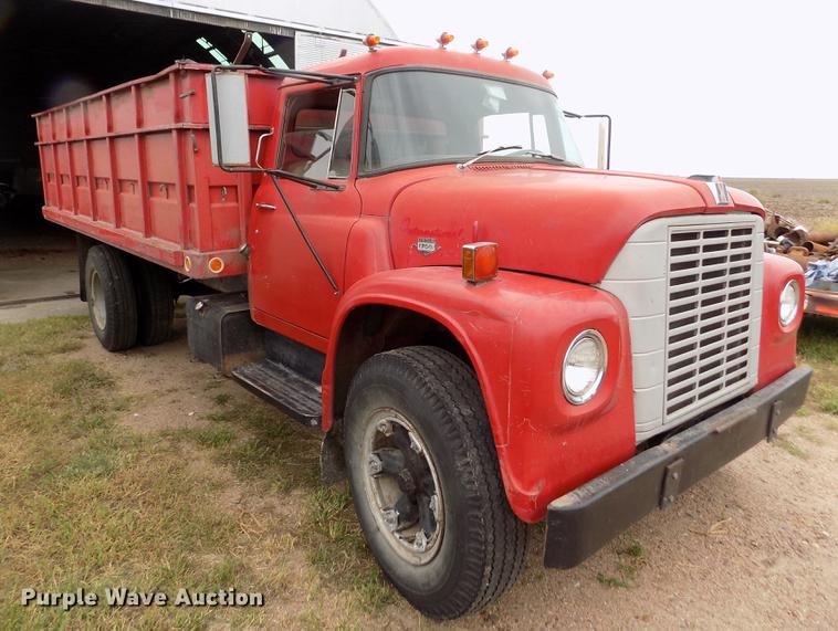 image for item ER9109 1968 International Loadstar 1700 grain truck