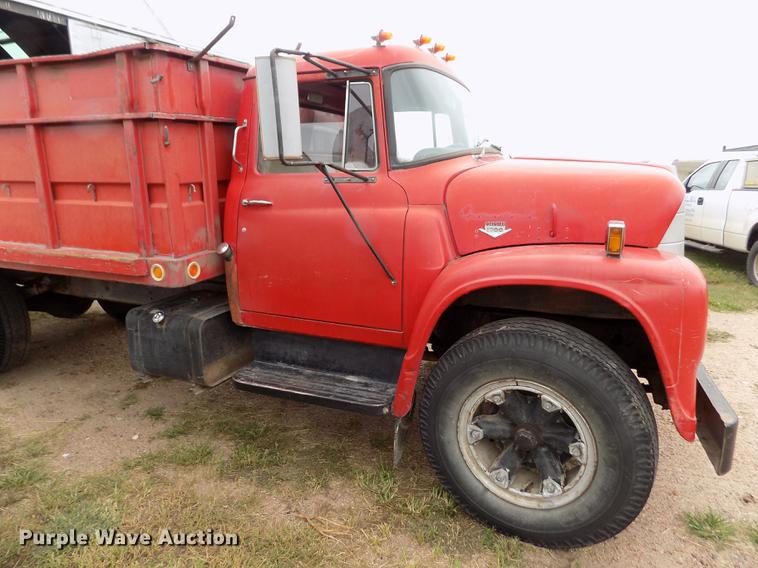 image for item ER9109 1968 International Loadstar 1700 grain truck