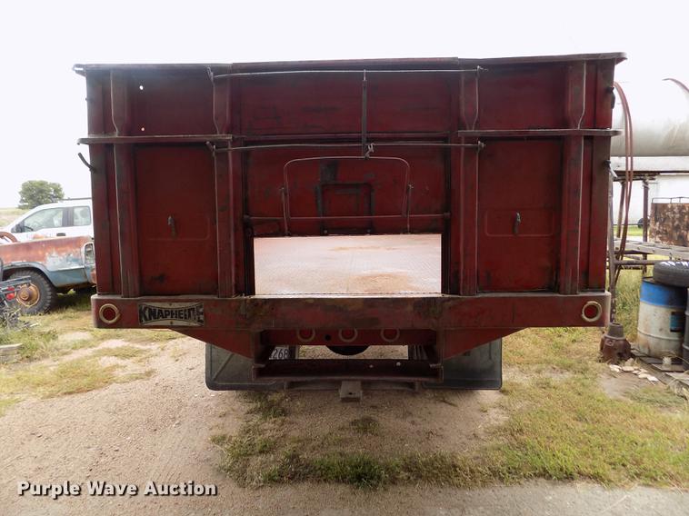image for item ER9109 1968 International Loadstar 1700 grain truck