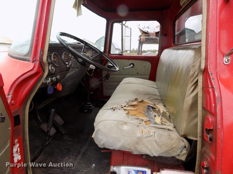 image for item ER9109 1968 International Loadstar 1700 grain truck