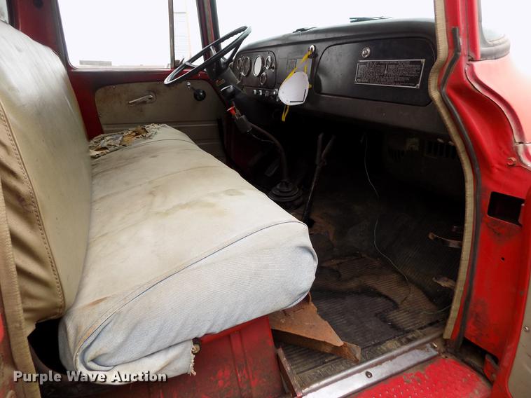 image for item ER9109 1968 International Loadstar 1700 grain truck