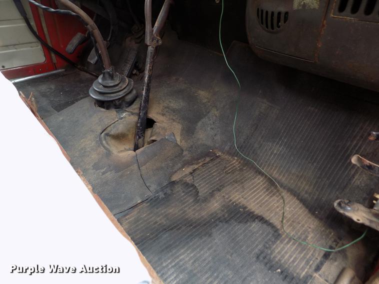 image for item ER9109 1968 International Loadstar 1700 grain truck