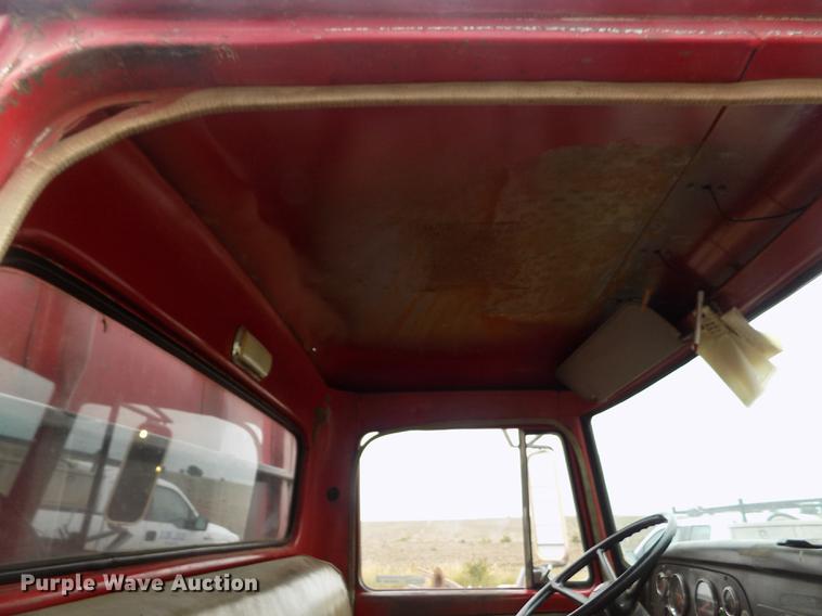 image for item ER9109 1968 International Loadstar 1700 grain truck