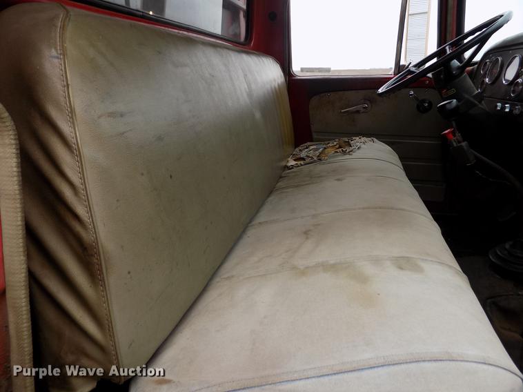 image for item ER9109 1968 International Loadstar 1700 grain truck