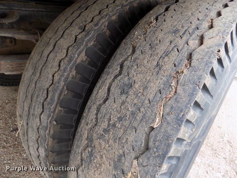 image for item ER9109 1968 International Loadstar 1700 grain truck