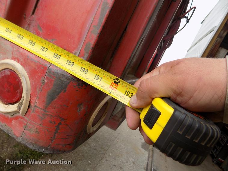 image for item ER9109 1968 International Loadstar 1700 grain truck