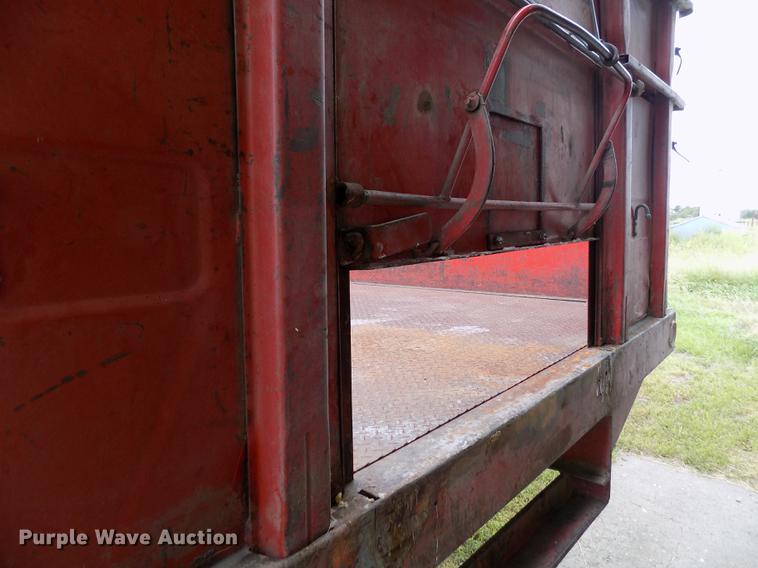 image for item ER9109 1968 International Loadstar 1700 grain truck