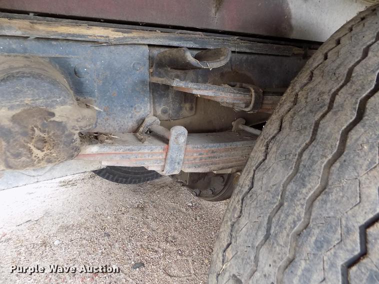 image for item ER9109 1968 International Loadstar 1700 grain truck