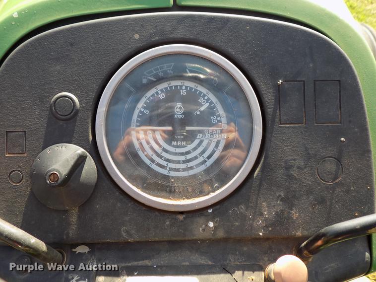 image for item FG9000 1989 John Deere 2755 tractor