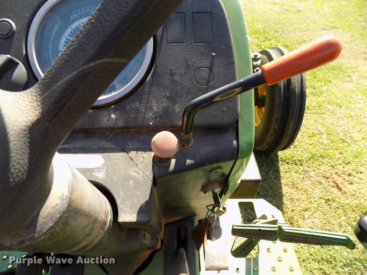 image for item FG9000 1989 John Deere 2755 tractor