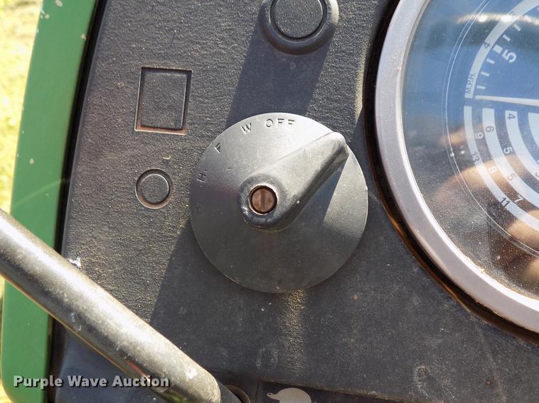 image for item FG9000 1989 John Deere 2755 tractor
