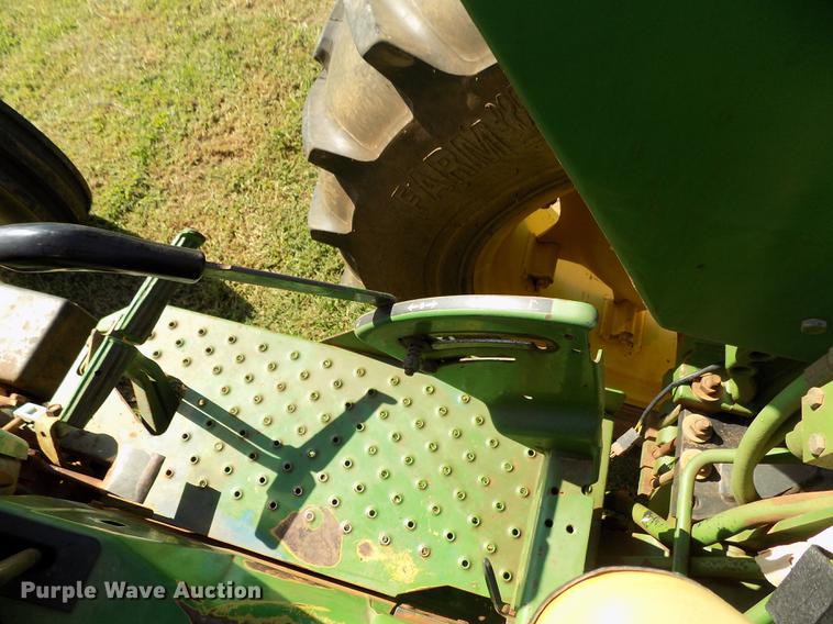 image for item FG9000 1989 John Deere 2755 tractor