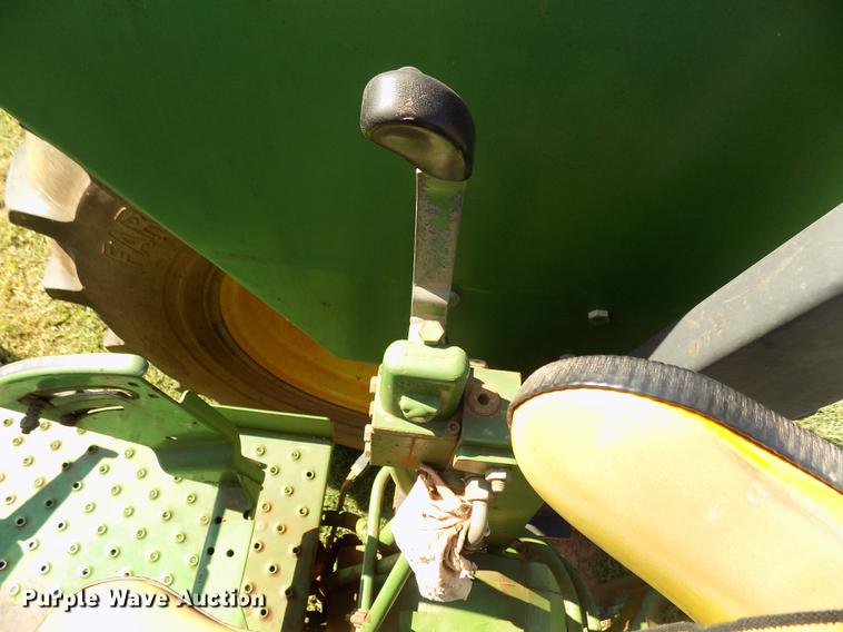 image for item FG9000 1989 John Deere 2755 tractor